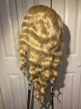 Golden Blonde Wavy Wig - Natural-Look Beach Waves Synthetic Lace Front